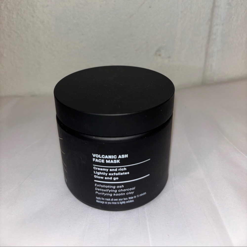 Crabtree & Evelyn Bali Volcanic Ash Face Mask - Picture 4 of 7